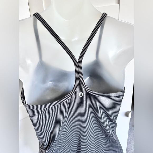 LULULEMON Power Y Tank Black Grey Striped EUC Size 8 - Picture 6 of 9